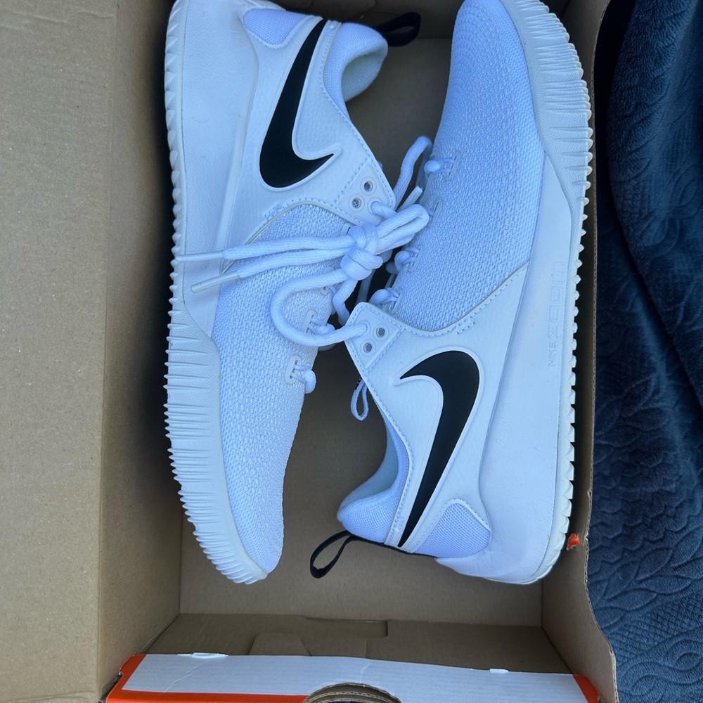 Nike Volleyball White & Black Athletic Sneakers